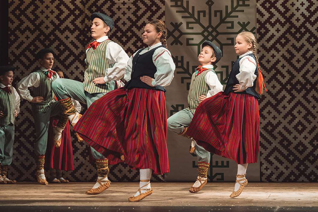 Tilzas kulturas nama deju kolektivs 5 m